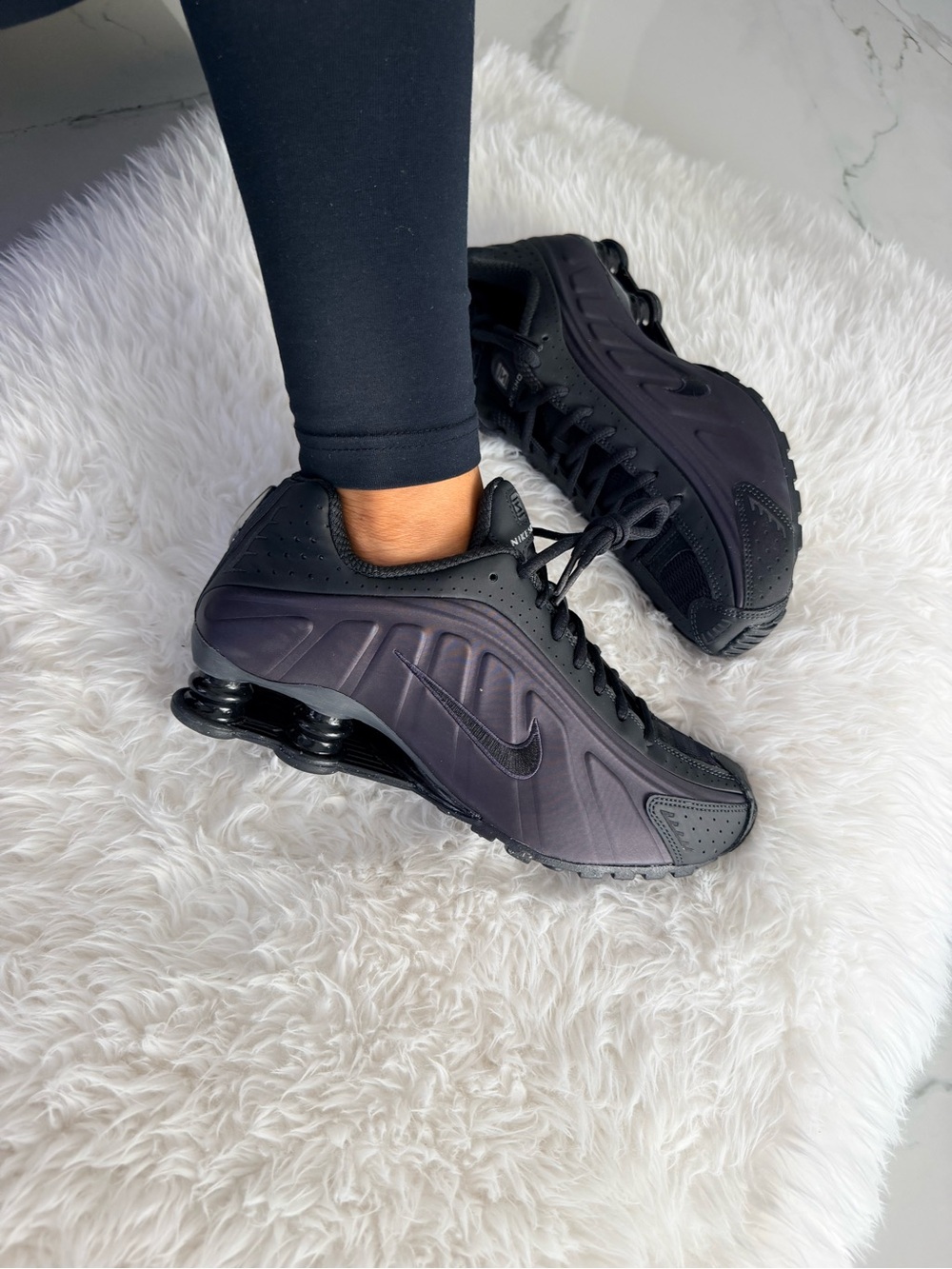 Nike Shox R4